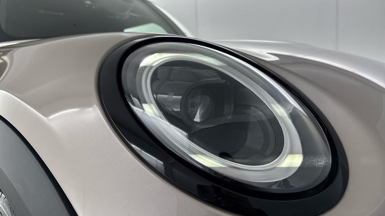 MINI Hatchback 1.5 Cooper Sport 5dr Auto Petrol Hatchback